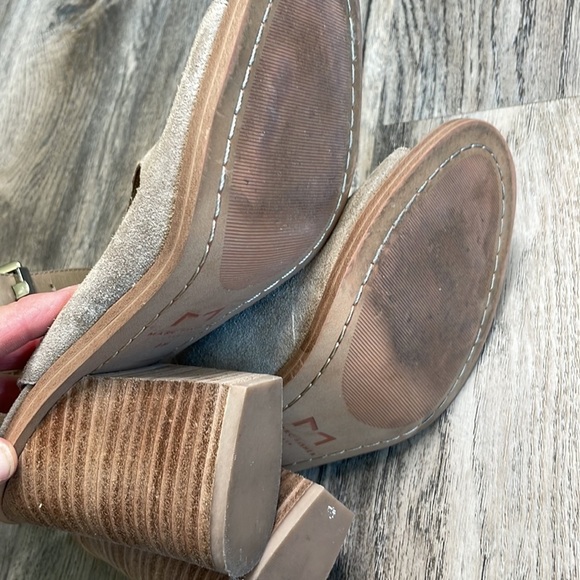 Marc Fisher Vashi Ankle Strap Sandals with Chunky Stacked Heel, size 8 - Picture 10 of 10